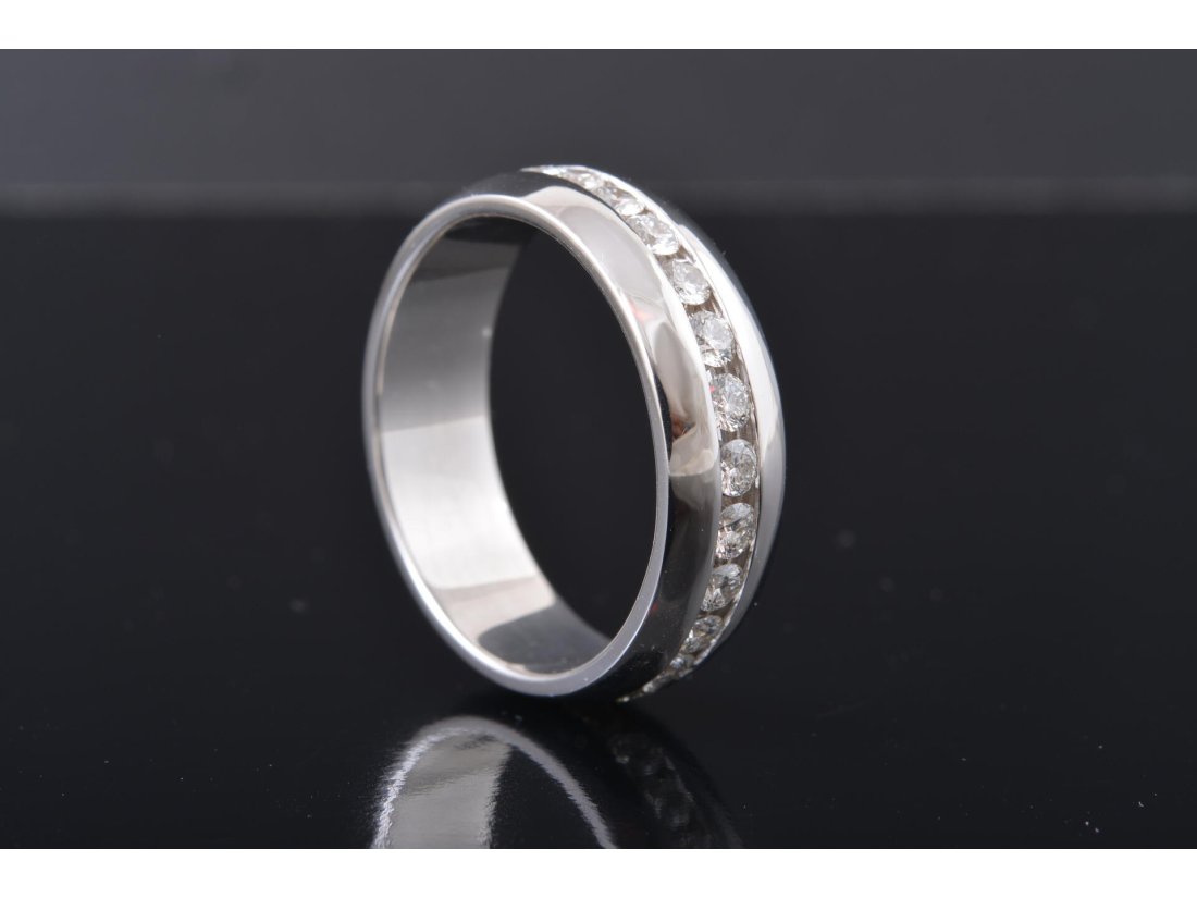 Каблучка із діамантами