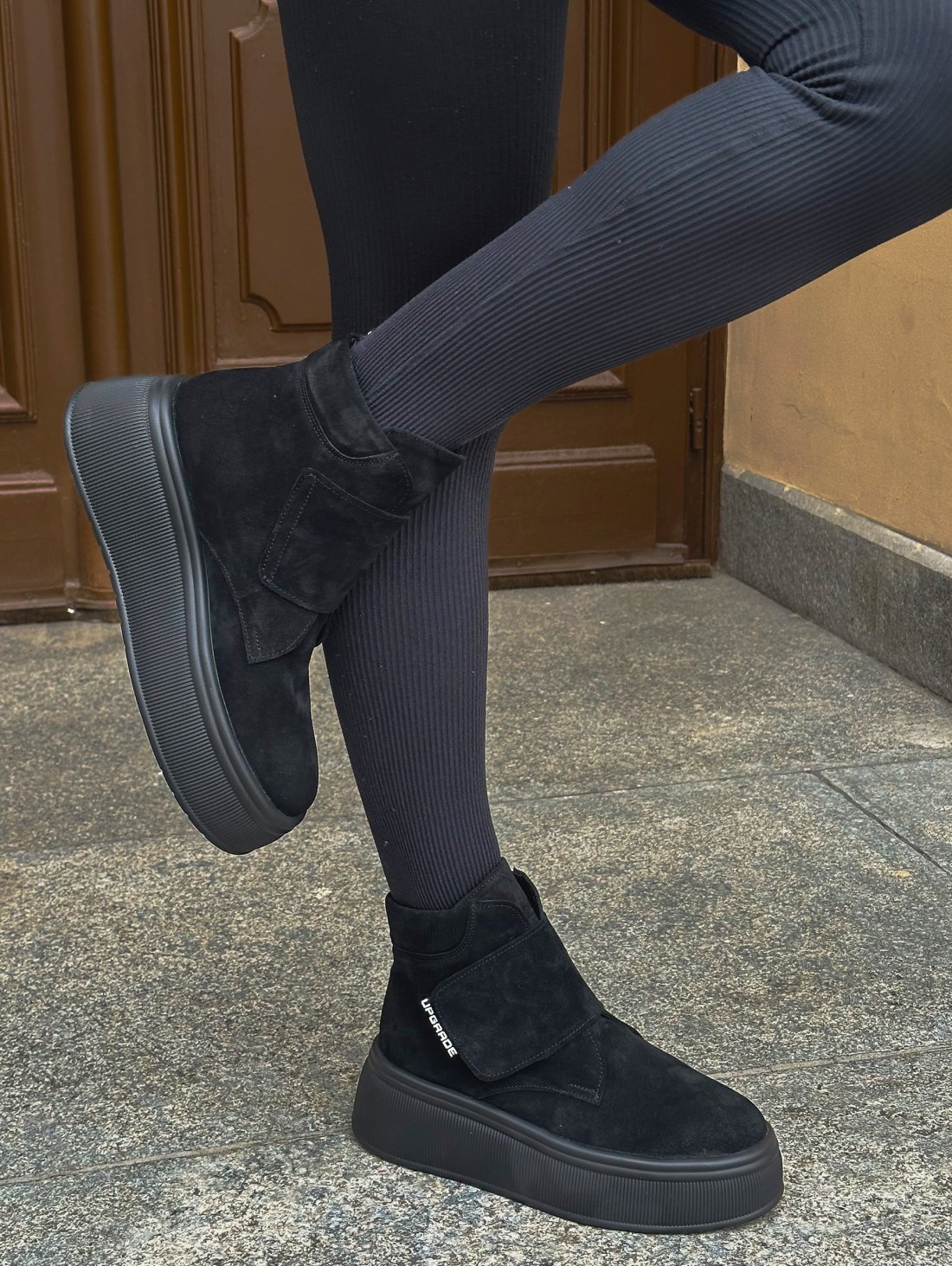 Практичні зимові черевики з натуральної замші INNOE 777562-4 Чорний - Innoe