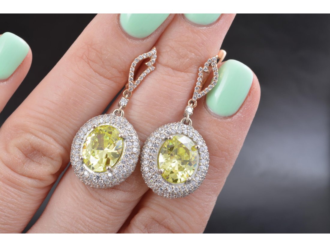 Сережки із хризолітами