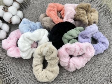 Резинка обʼємна хутряна 9см . - Купити