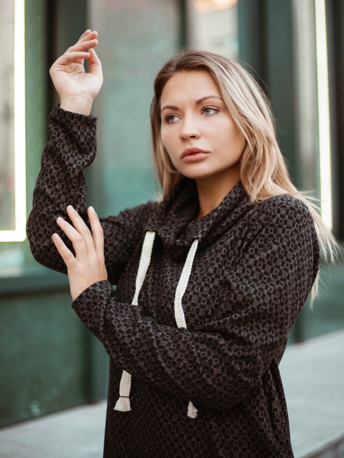 Сукня в стильний принт INNOE 270395-15 Темно-сірий - Купити