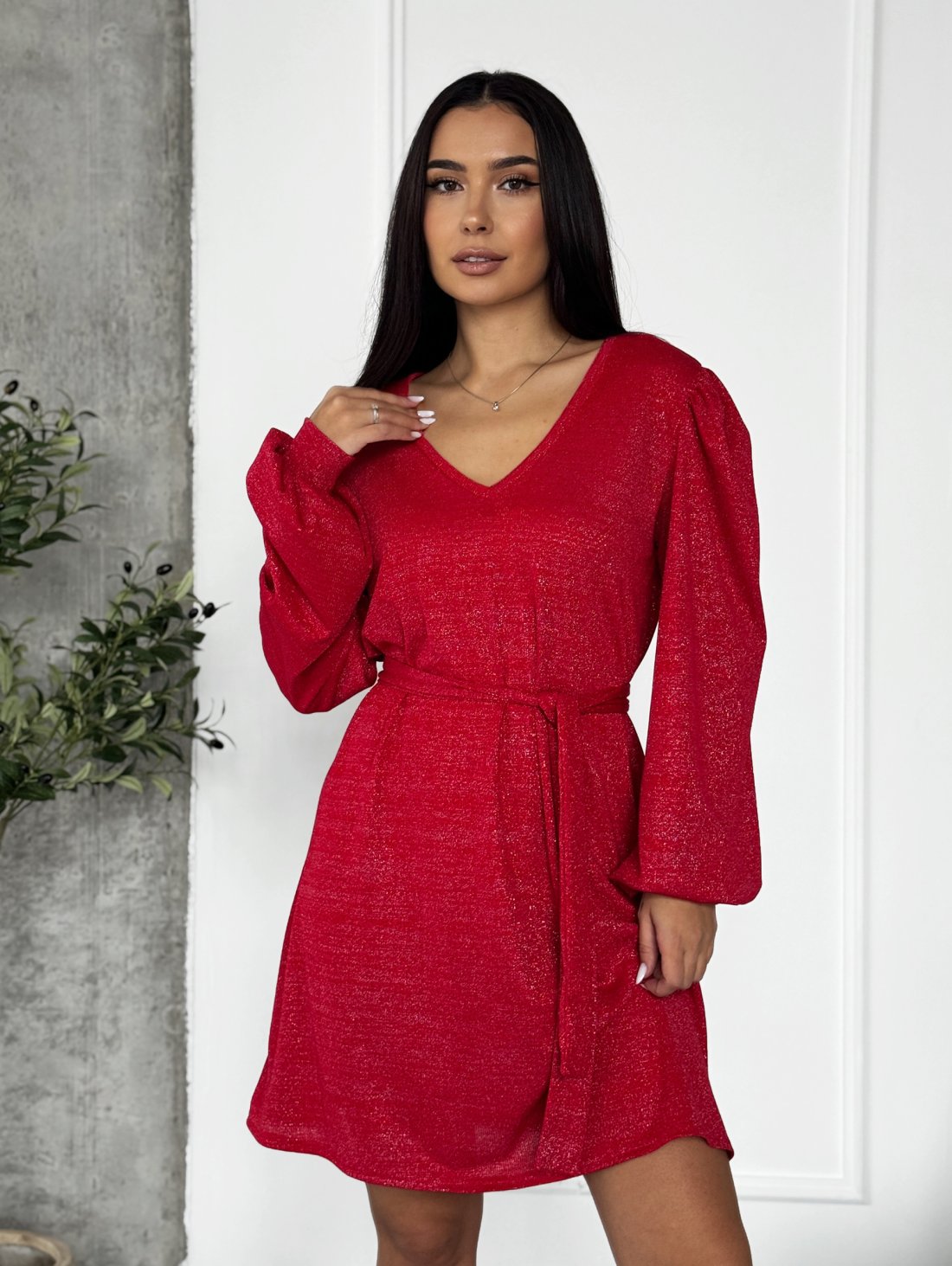 Яскрава трикотажна сукня з люрексом під пояс INNOE 270588-2 Червоний