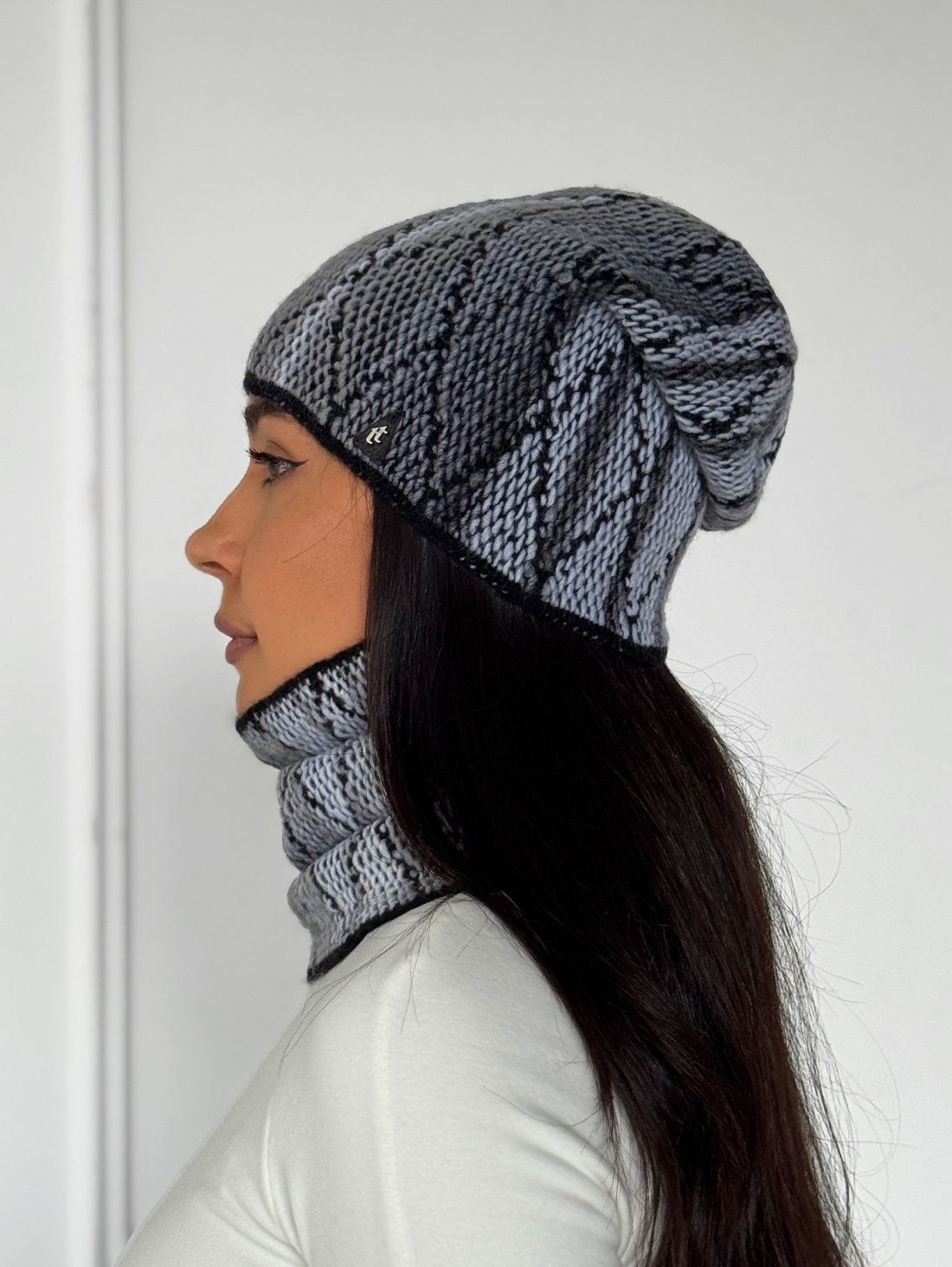 Жіночий комплект шапка і баф із об'ємною в'язкою INNOE 950076-1 Світло-сірий