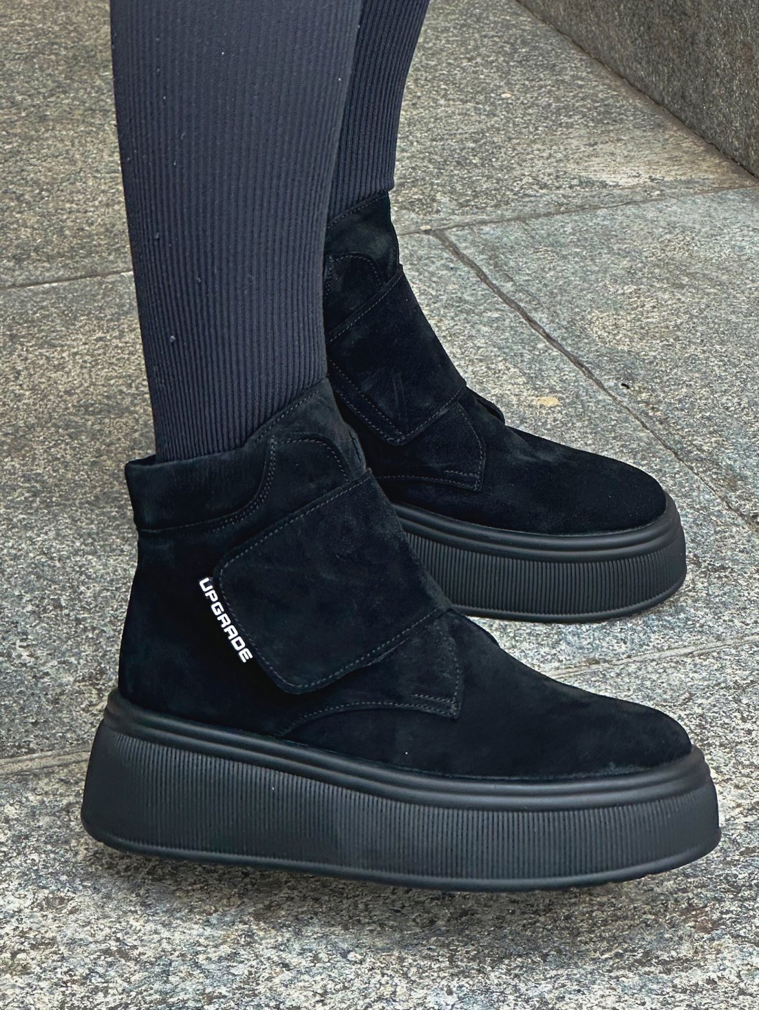 Практичні зимові черевики з натуральної замші INNOE 777562-4 Чорний