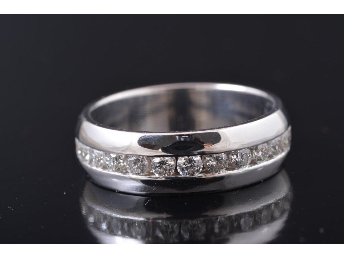 Каблучка із діамантами - Багира