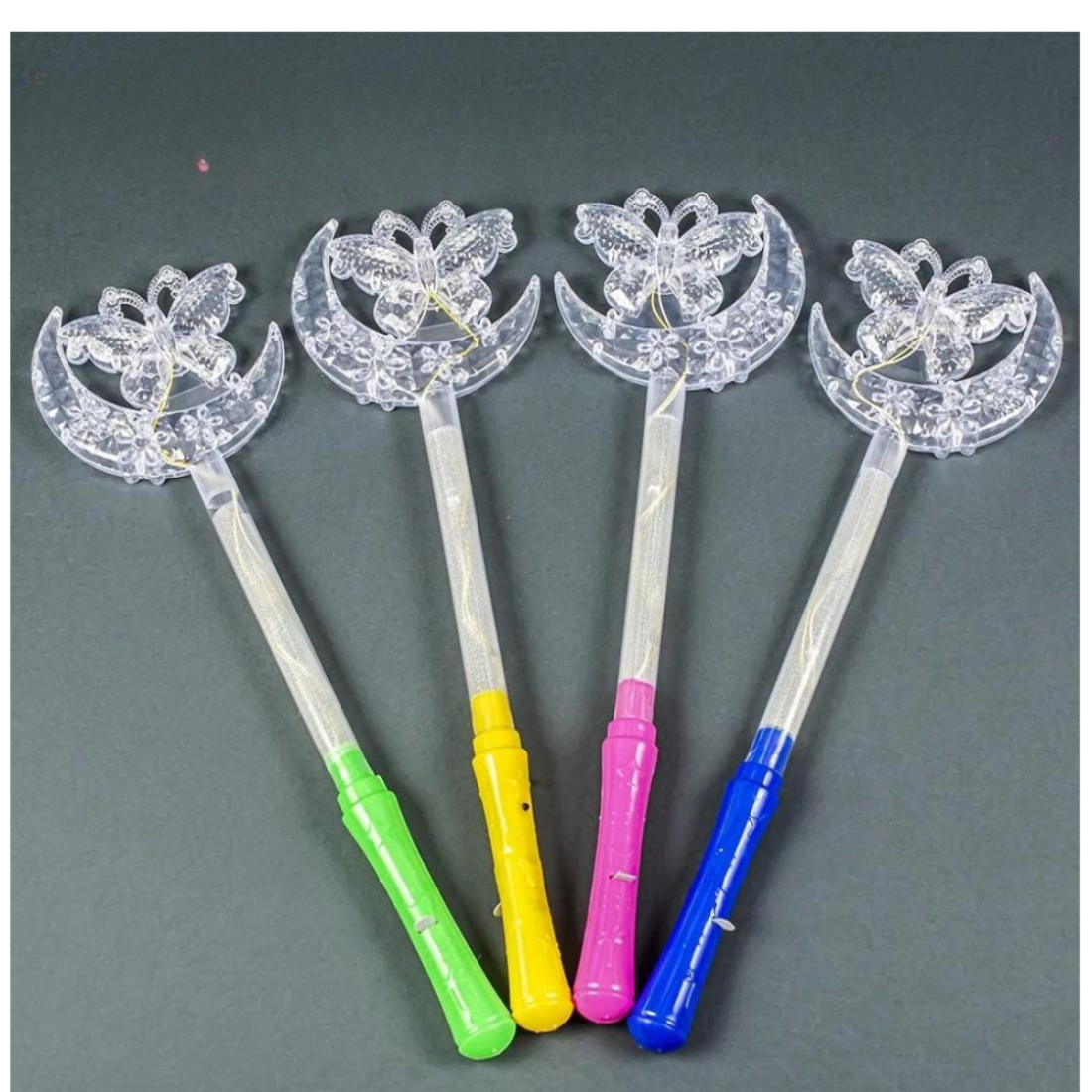 Метелик, що світяться, на прозорий місяць - Pobut