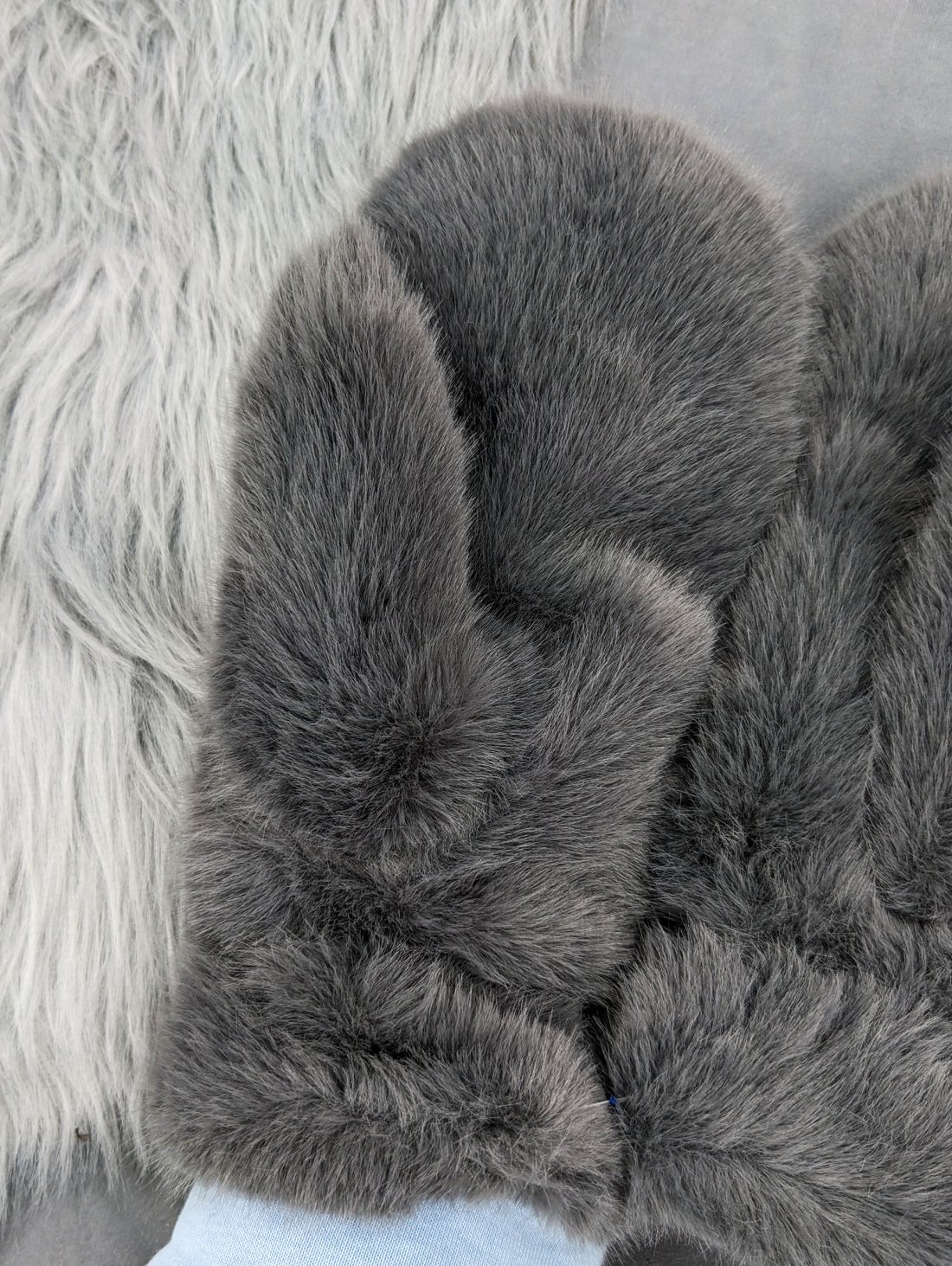 Затишні рукавички з хутра «Зимовий комфорт» INNOE 85005-2 Темно-сірий