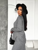 В’язаний костюм з дизайнерськими деталями INNOE 210370-1 Сірий - Innoe