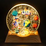 Нічник плоский скляний Хлопчик серед планет 8