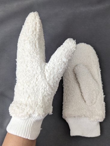 Жіночі рукавиці з м'якого букле з хутряною підкладкою INNOE 85005-5 Молочний - Купити
