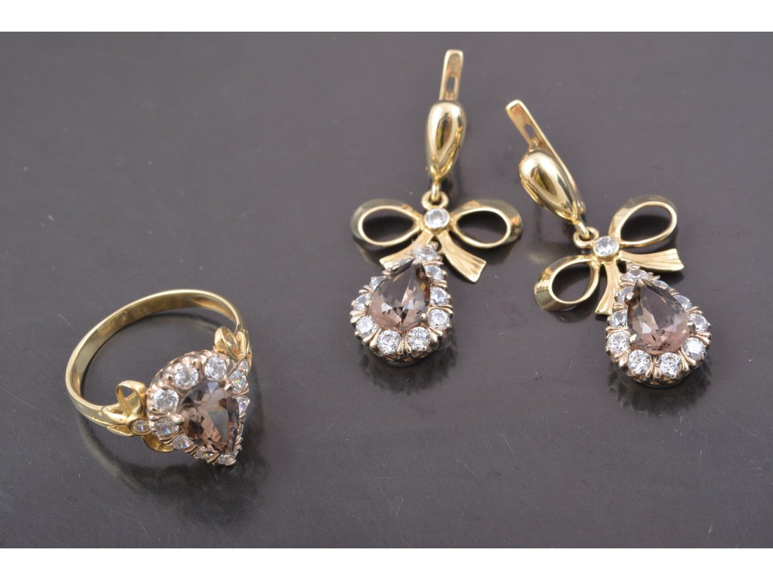 Гарнітур із раух-топазом