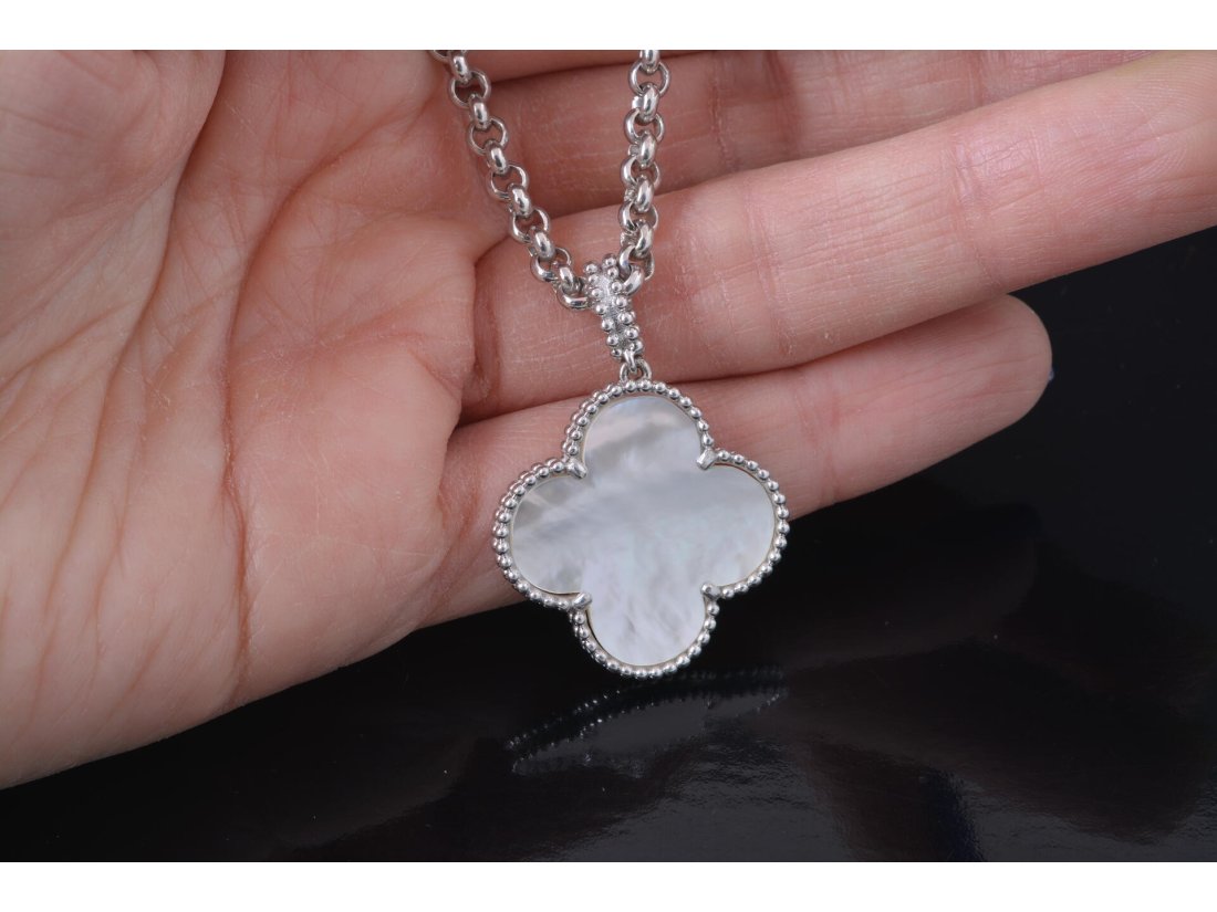 Підвіс із перламутром у стилі Van Cleef, срібло