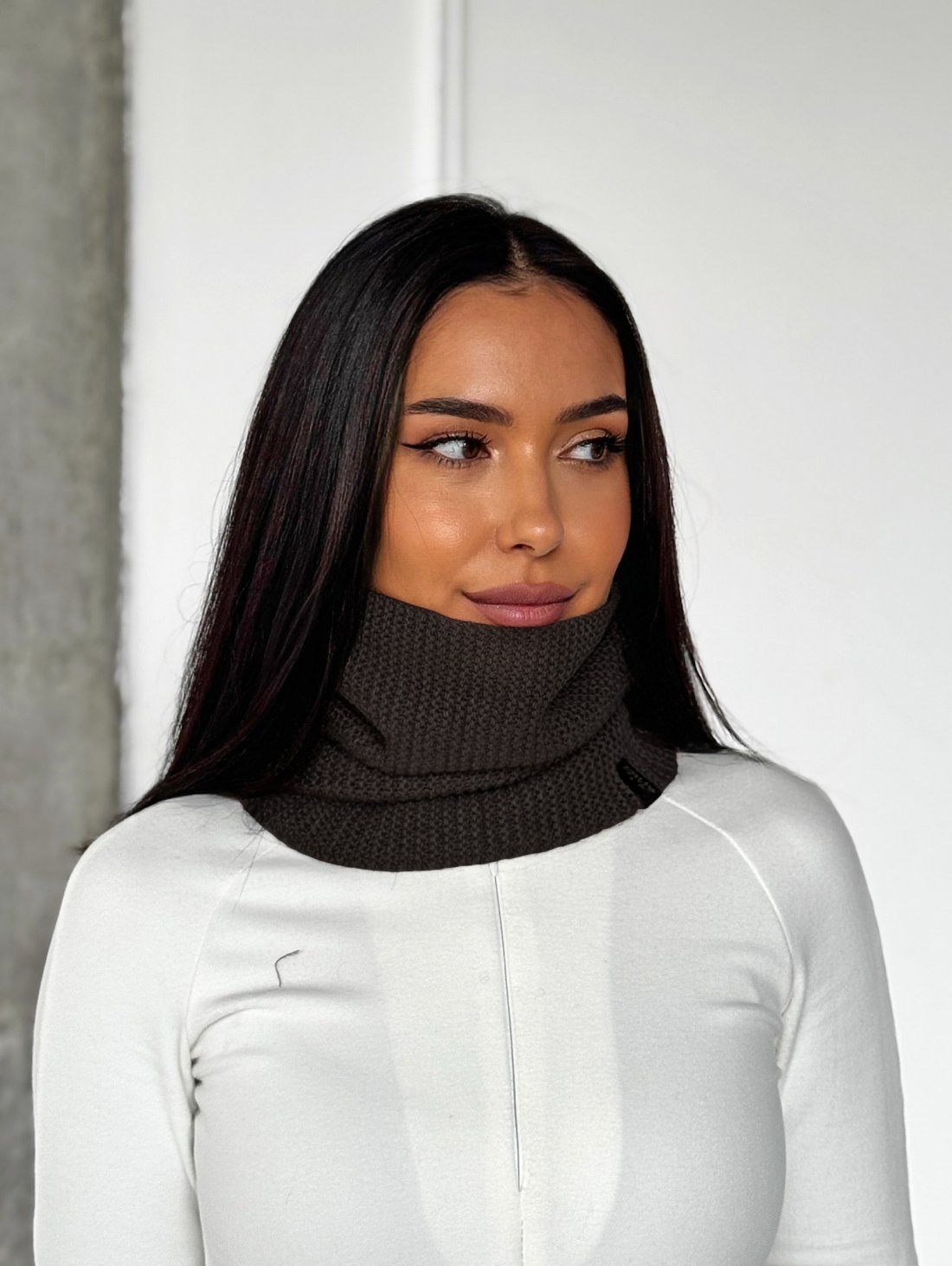 Теплий жіночий в'язаний снуд INNOE 950642-1 Шоколадний - Купити