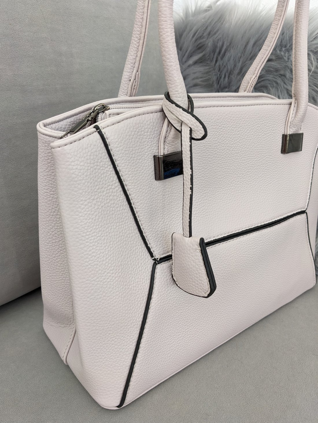 Стильна сумка Clean Style для щоденних та ділових образів INNOE 350012-2 Світло-сірий