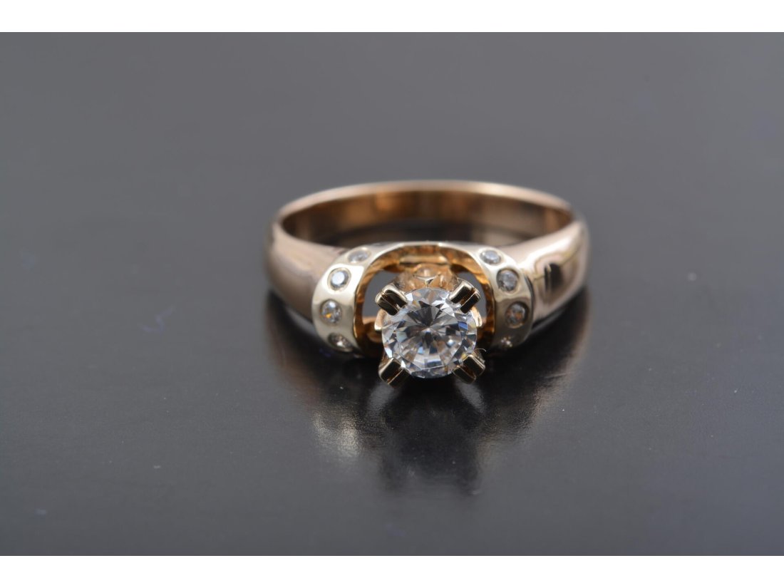 Жіноча каблучка