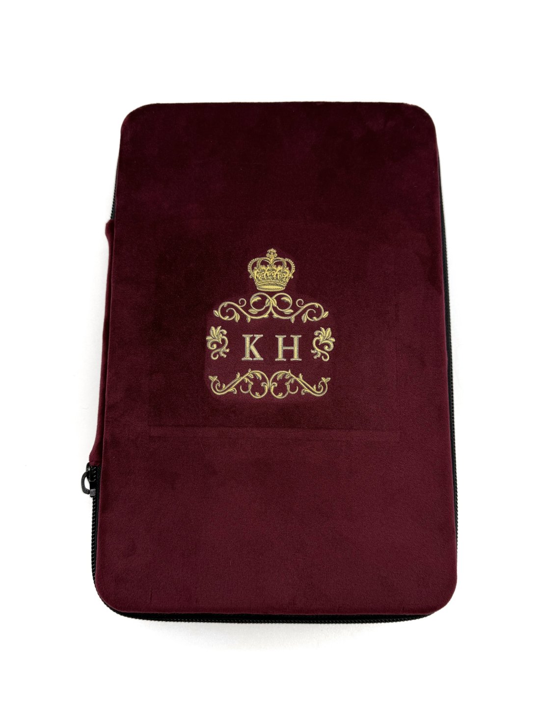 Подарунковий бокс з капцями та мішечком бордового кольору з нанесенням особистих ініціалів золотого кольору