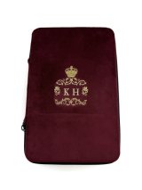 Подарунковий бокс з капцями та мішечком бордового кольору з нанесенням особистих ініціалів золотого кольору