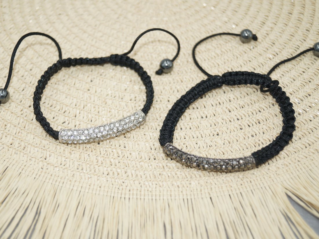 Браслети на руку.