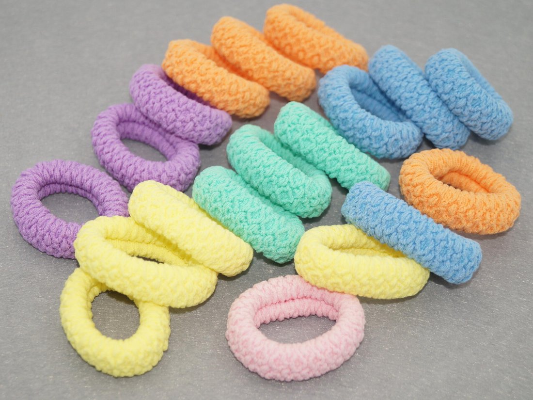 Резинки для волосся.