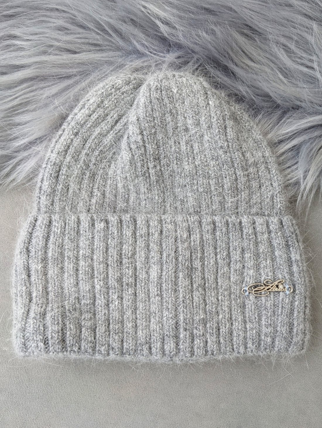 Стильна жіноча шапка рельєфної в'язки INNOE 950868-1 Сірий