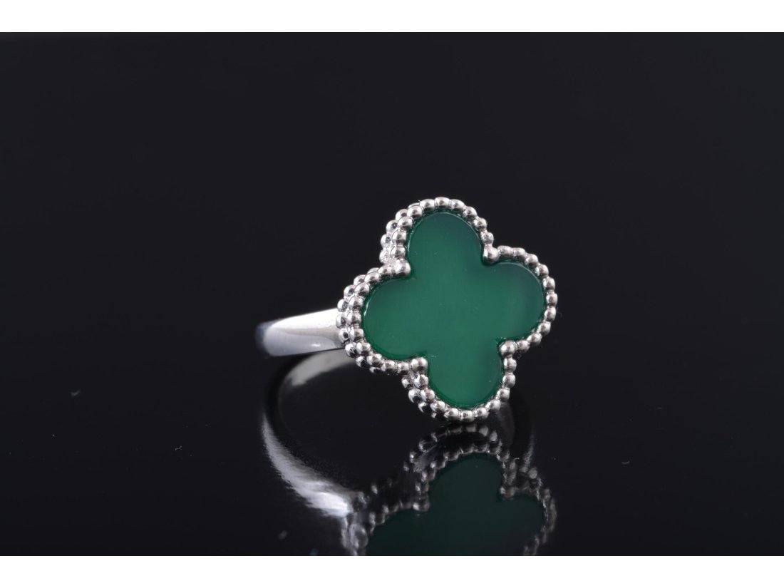 Каблучка із зеленим агатом у стилі Van Cleef - Купити