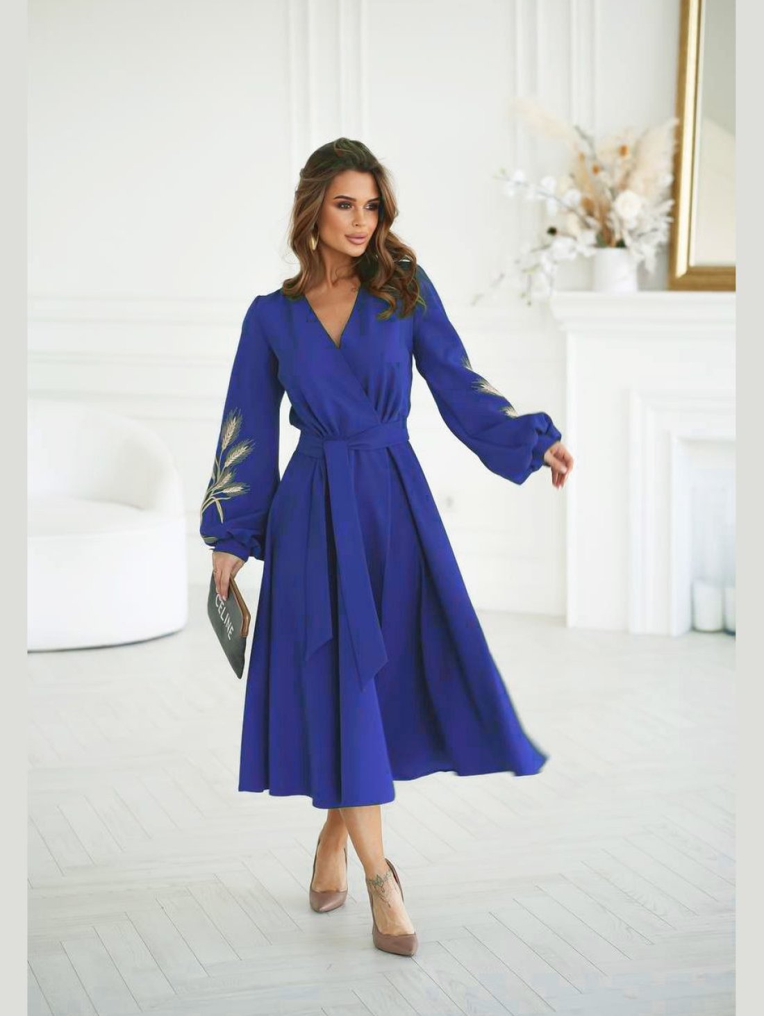 Ніжна сукня на запах вишивка колоски 270545-3 Синій