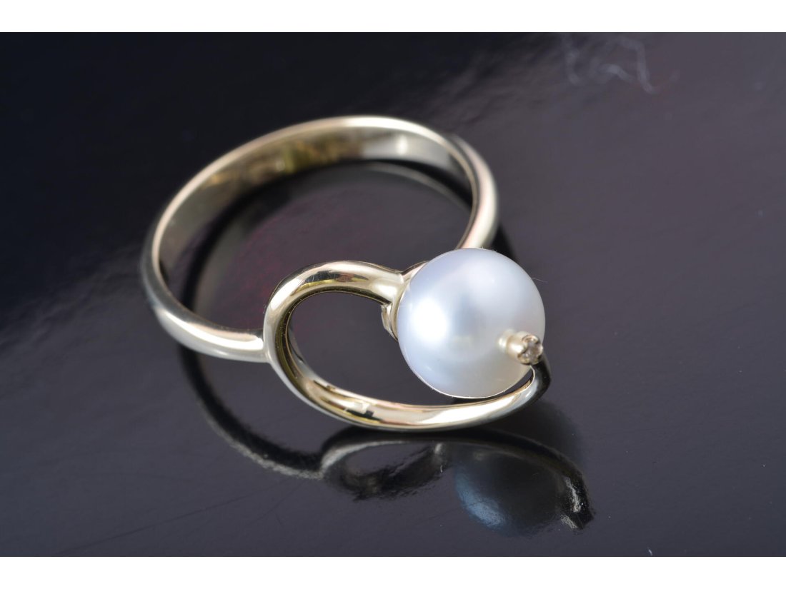 Каблучка з перлиною