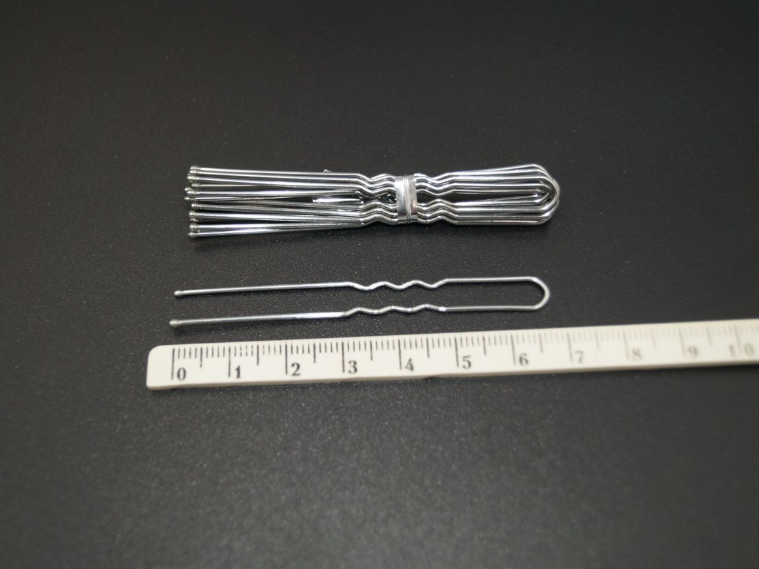 Шпильки для волосся.