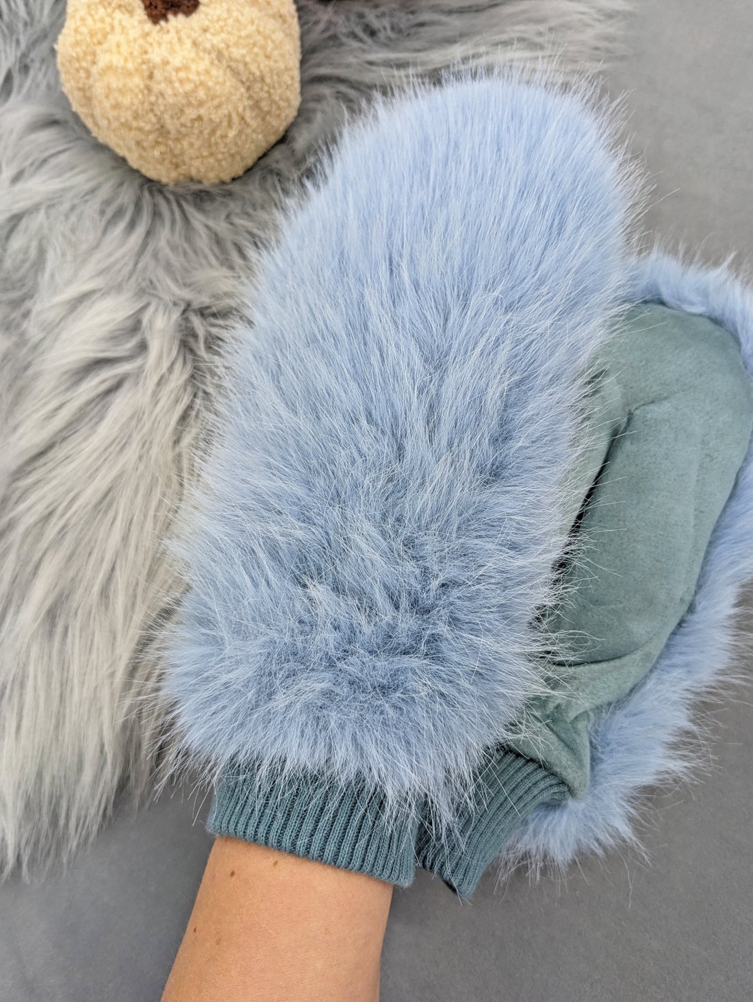 Стильні рукавички з хутряною обробкою та замшевою вставкою INNOE 85005-1 Блакитний