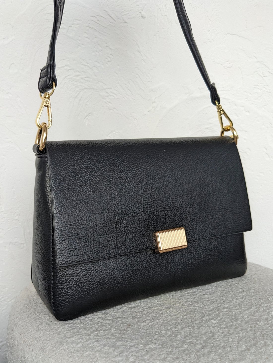 Елегантна жіноча сумка з якісної екошкіри INNOE 350015-2 Чорний