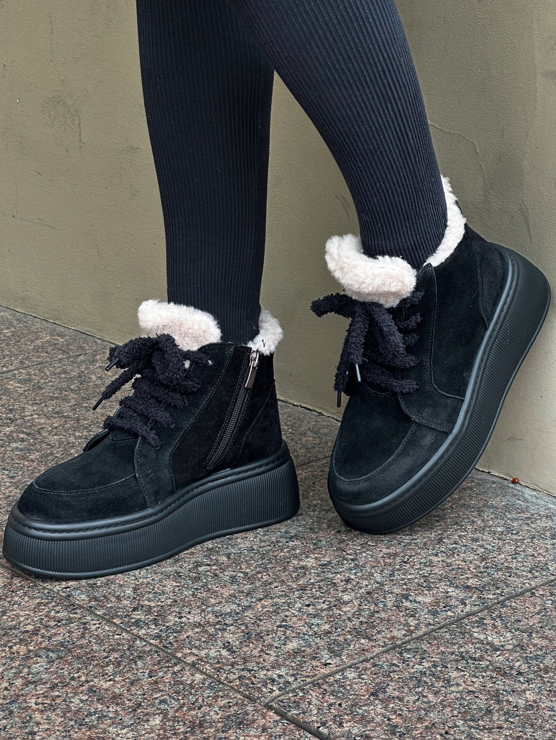 Модні теплі черевики з натуральної замші INNOE 777562-1 Чорний