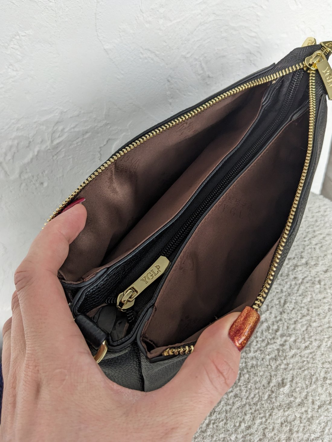 Практична та стильна жіноча сумка з якісної екошкіри INNOE 350015-1 Чорний